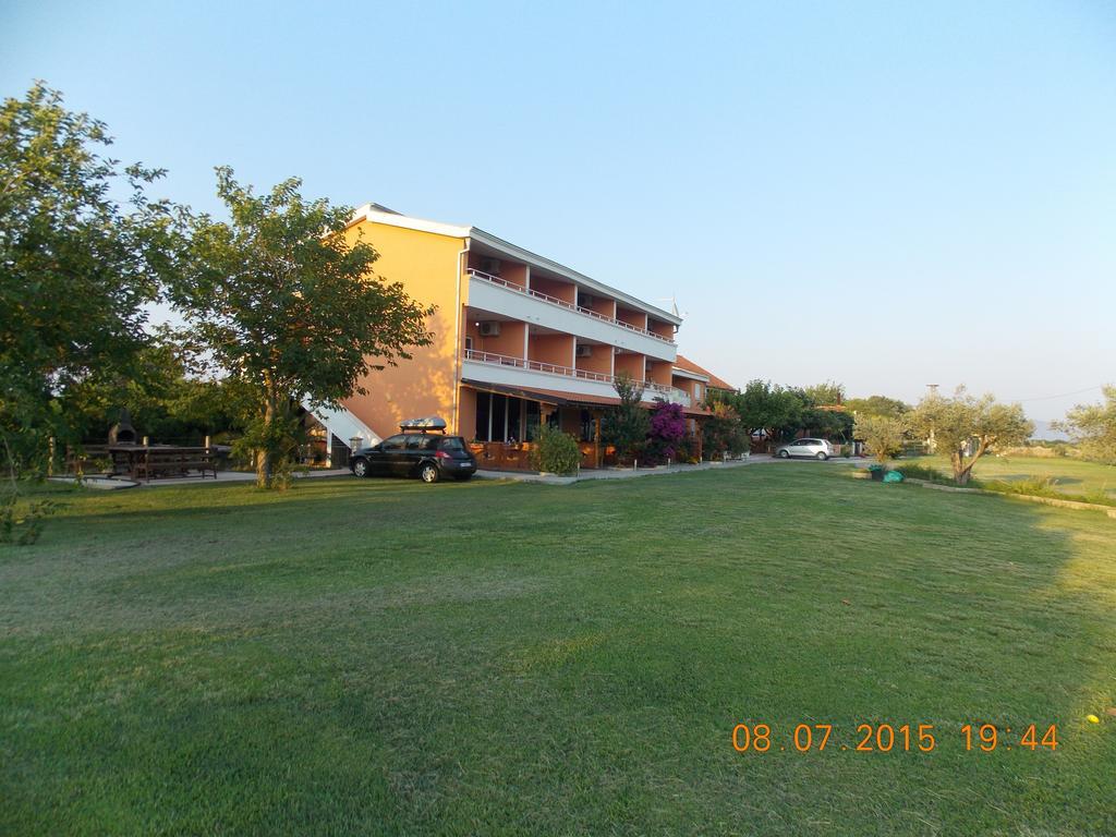 Delfini Holiday Homes Ulcinj Exterior foto